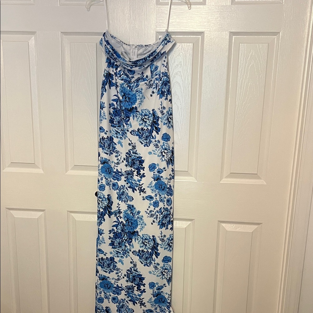 Chic Blue Floral Maxi Dress